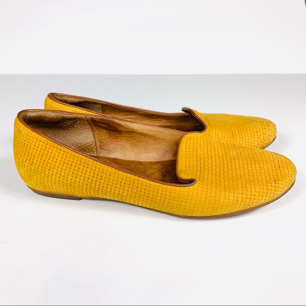 Clark’s Leather Loafers Mustard Size 7M - Picture 1 of 6